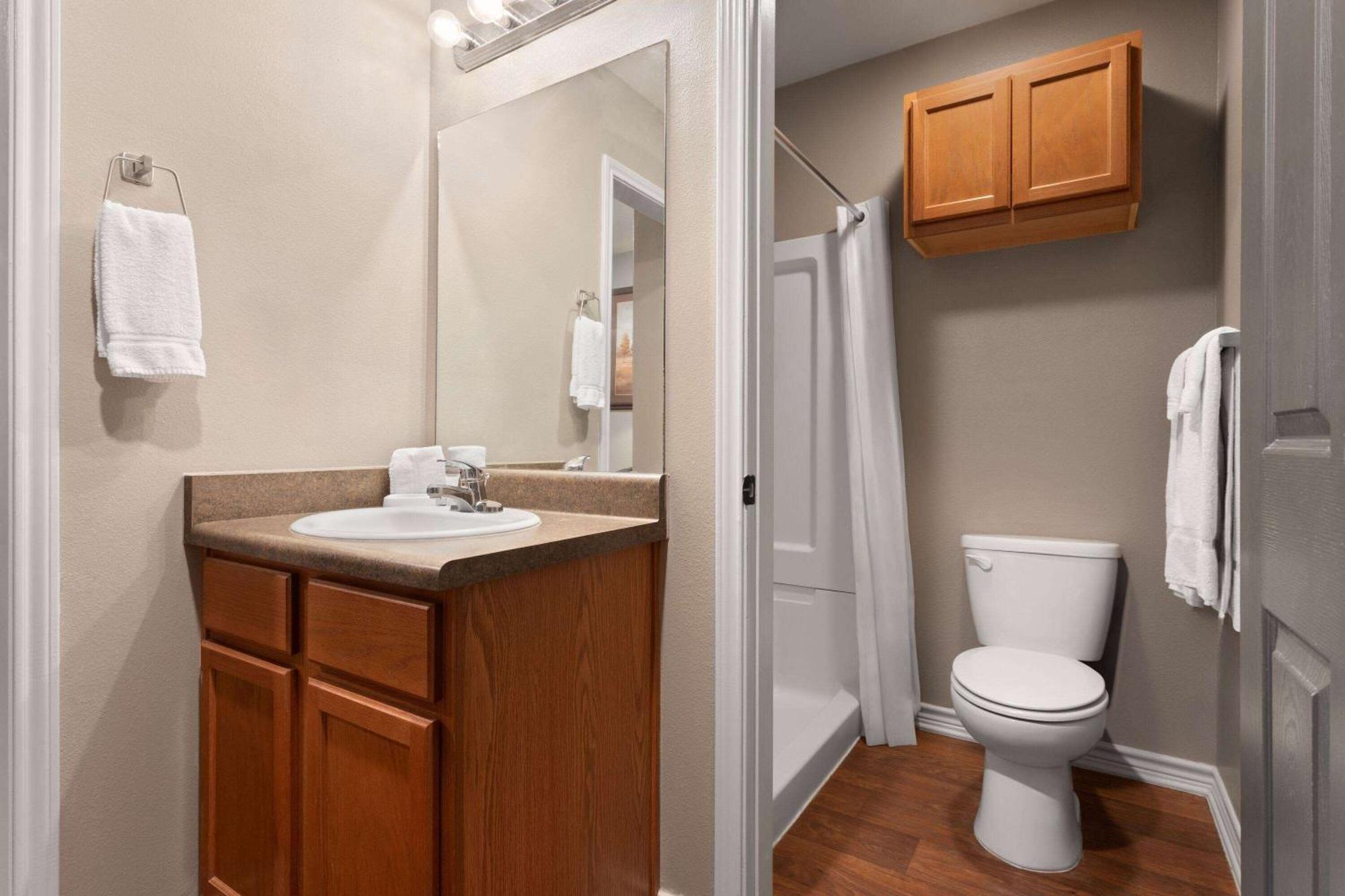 Eagle'S Den Suites Cotulla A Travelodge By Wyndham Eksteriør billede