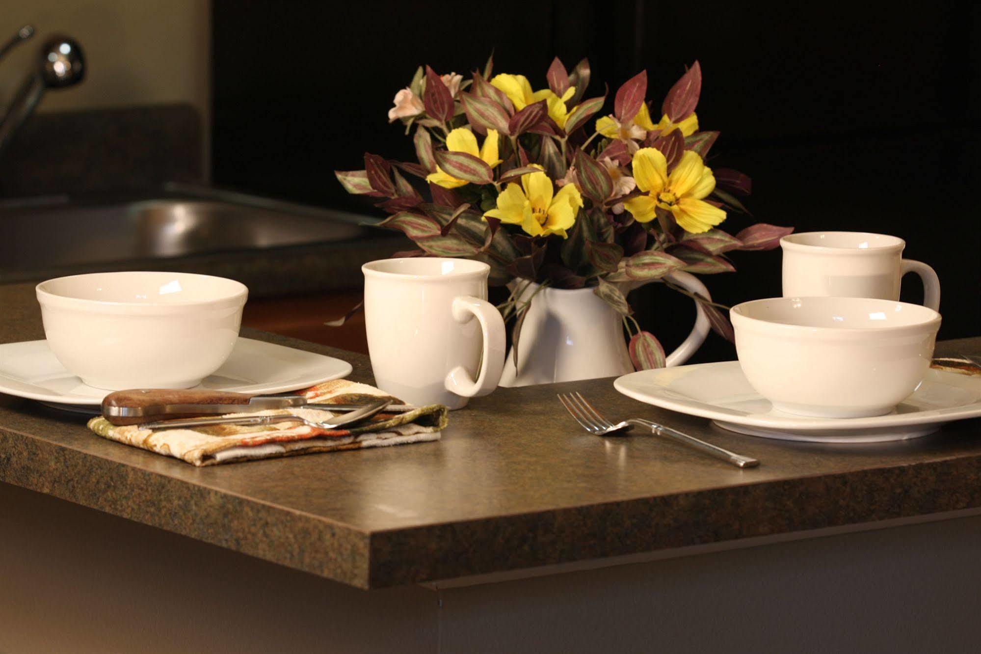 Eagle'S Den Suites Cotulla A Travelodge By Wyndham Eksteriør billede
