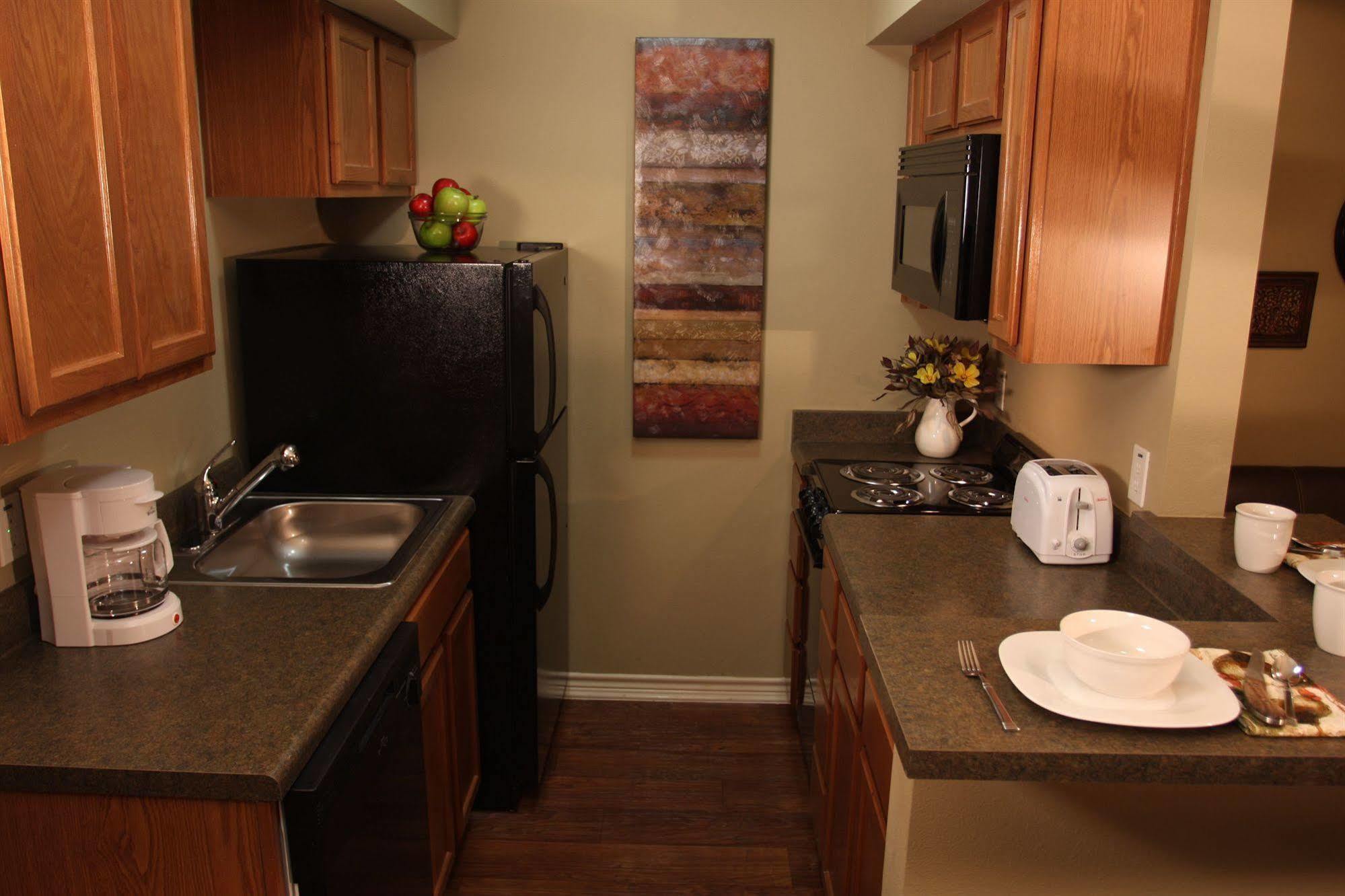 Eagle'S Den Suites Cotulla A Travelodge By Wyndham Eksteriør billede