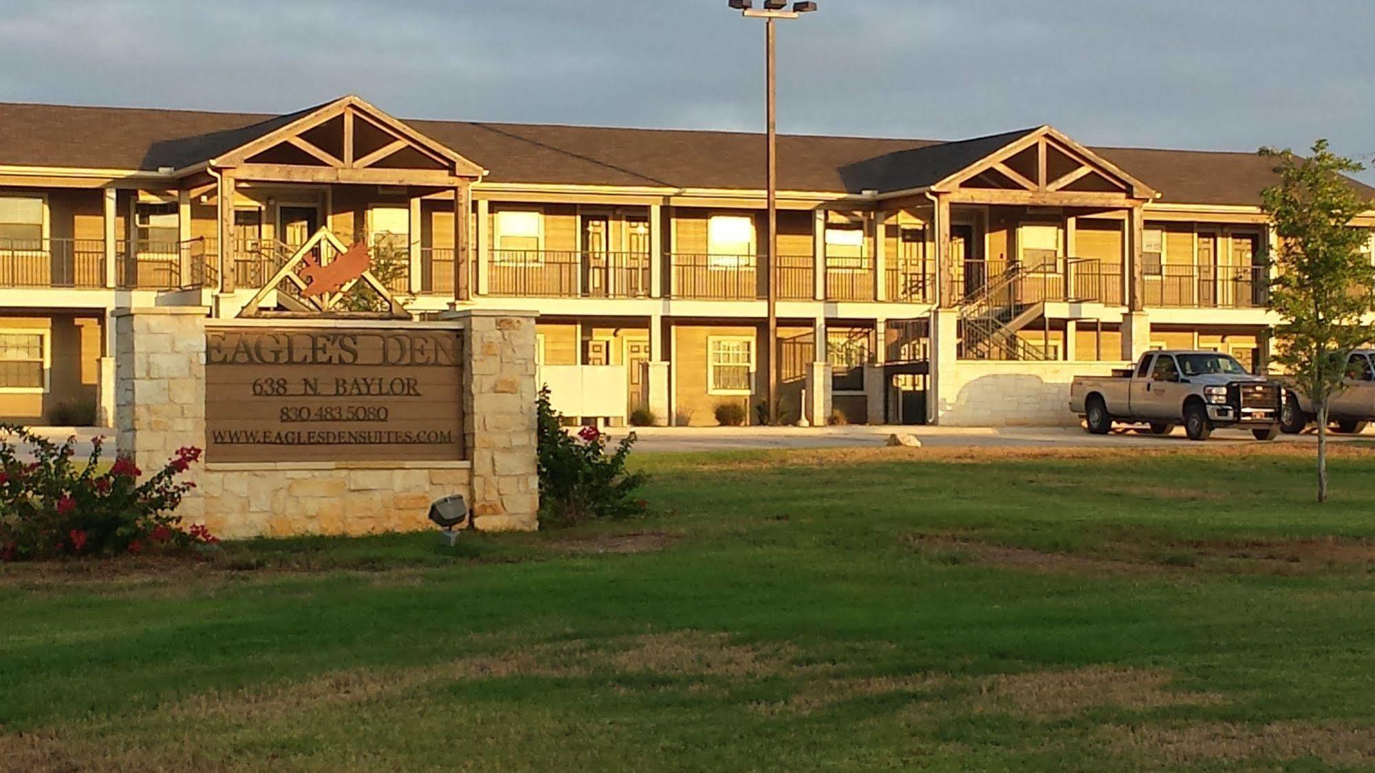 Eagle'S Den Suites Cotulla A Travelodge By Wyndham Eksteriør billede